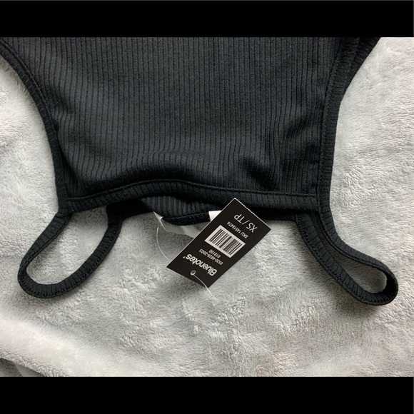 Short sleeveless black dress - Picture 5 of 9